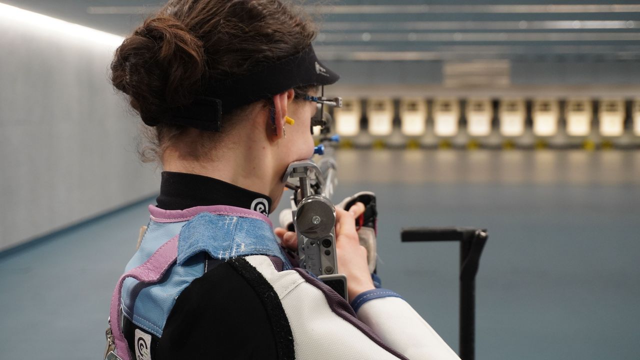 Anastasiadis, Hannah Anastasiadis, Hannah