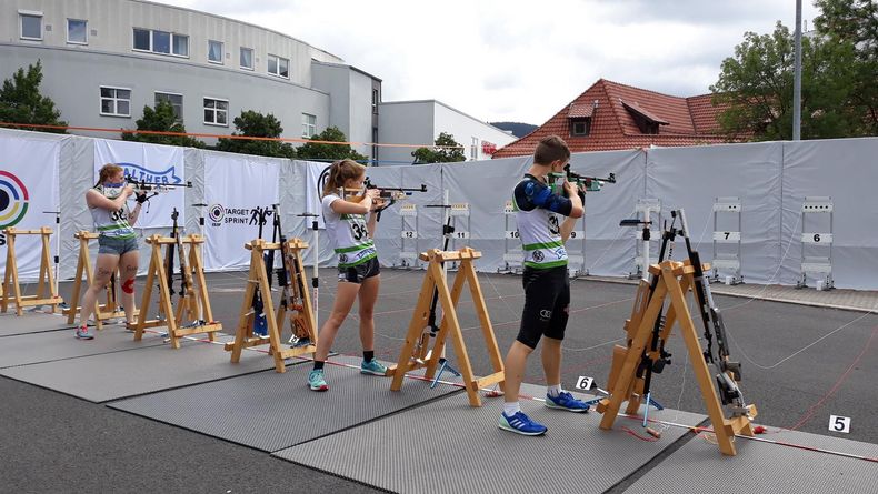 Bild: DSB / Ähnlich wie beim Biathlon müssen auch beim Target Sprint genaue Handlungsabläufe nach dem Schießen eingeübt werden, um keine Zeit zu verlieren. Bild: DSB / Ähnlich wie beim Biathlon müssen auch beim Target Sprint genaue Handlungsabläufe nach dem Schießen eingeübt werden, um keine Zeit zu verlieren.