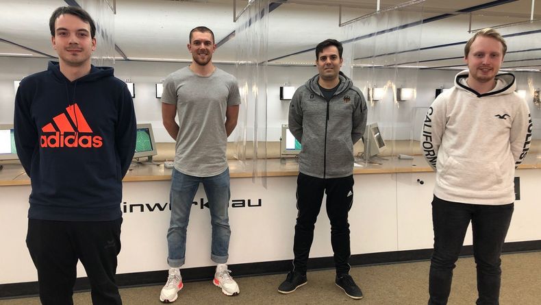 Foto: DSB / Dennis Welsch, Maximilian Dallinger und Bastian Blos sind die EM-Teilnehmer, Julian Justus (2. v.r.) steht als Ersatz bereit. Foto: DSB / Dennis Welsch, Maximilian Dallinger und Bastian Blos sind die EM-Teilnehmer, Julian Justus (2. v.r.) steht als Ersatz bereit.