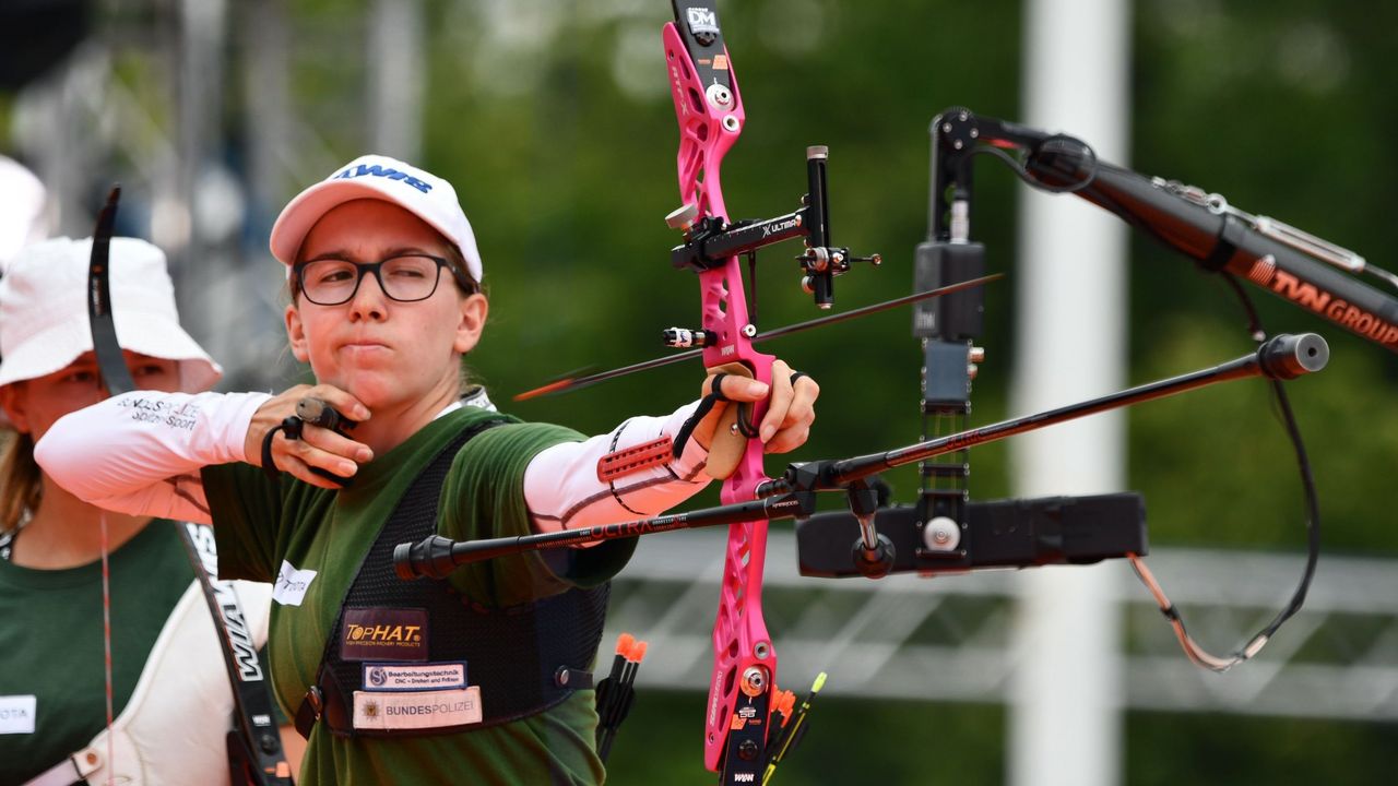 Foto: Eckhard Frerichs / Elisa Tartler und ihre Kolleginnen Clea Reisenweber und Elina Idensen vom BSC BB Berlin ließen gekonnt die Pfeile fliegen.