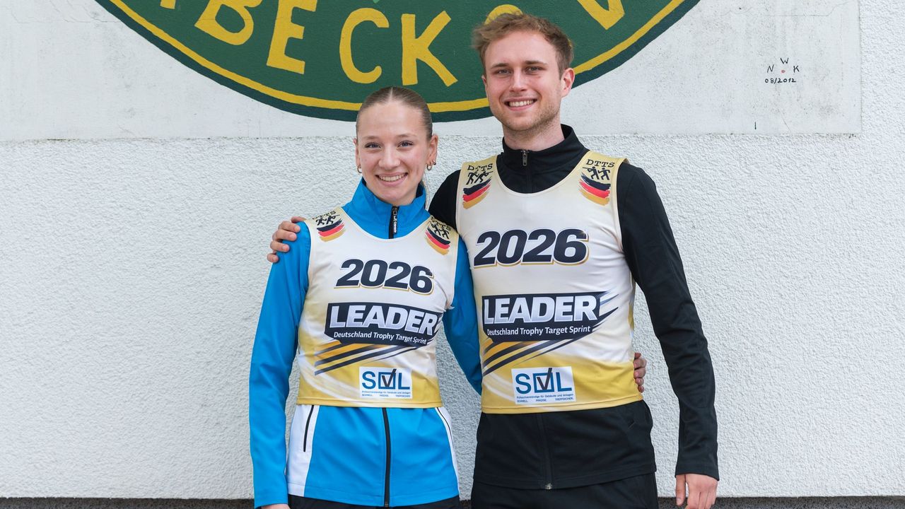 Foto: Britta Kußmaul / Strahlende Träger des ersten gelben Trikots bei der Deutschland Trophy im Target Sprint: Lisa Enderle und Luca Göhmann.