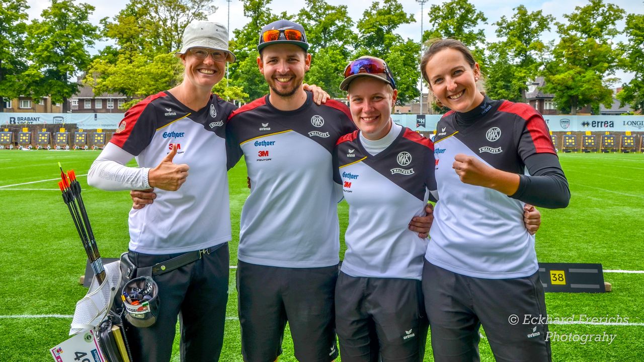 Foto: Eckhard Frerichs / Daumen hoch für Lisa Unruh, Maximilian Weckmüller, Michelle Kroppen und Elena Richter.