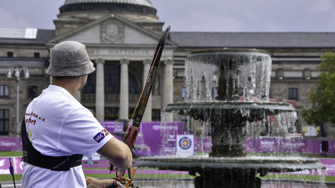 Foto: Eckhard Frerichs / Immer wieder begeisternd: Der Blick der Schützen auf die Scheibe vor dem Kurhaus via Brunnen.