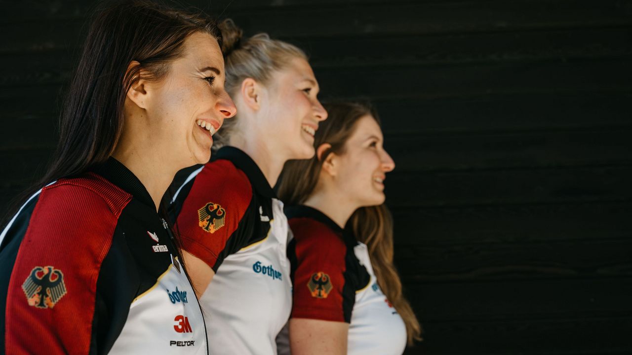 Foto: DSB / Ein verschworenes Team: Die Pistolen-Frauen Monika Karsch, Carina Wimmer und Doreen Vennekamp. Die zwei Erstgenannten nahmen im "Neuling vs. Routinier"-Interview Stellung.