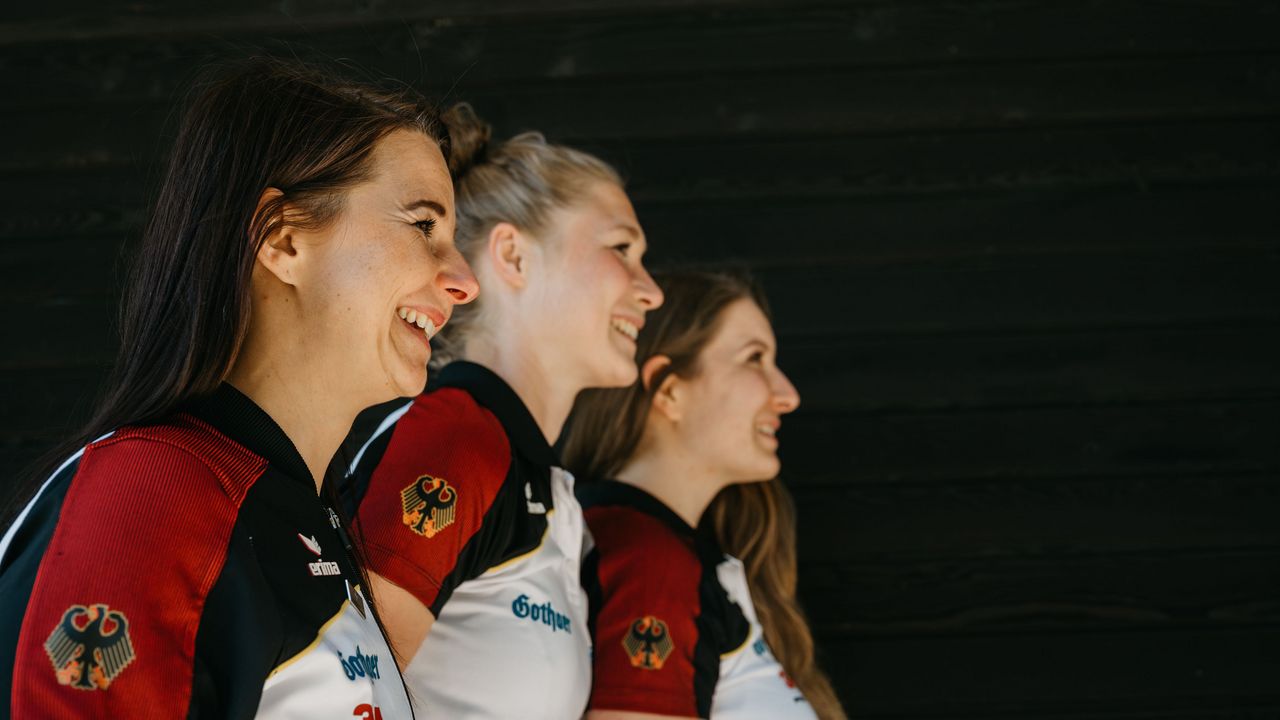 Foto: DSB / Blicken gespannt und mit Freude auf das Weltcupfinale in Breslau: Monika Karsch, Carina Wimmer und Doreen Vennekamp.