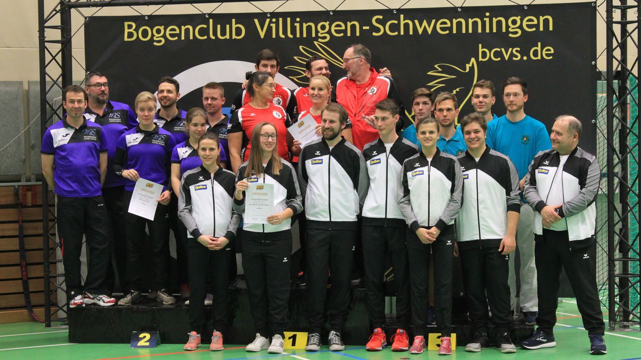 Foto: BC Villingen-Schwenningen / Die Finalteilnehmer aus dem Süden v.l. hinten: Ebersberg, Tacherting, Welzheim, vorne Villingen-Schwenningen.