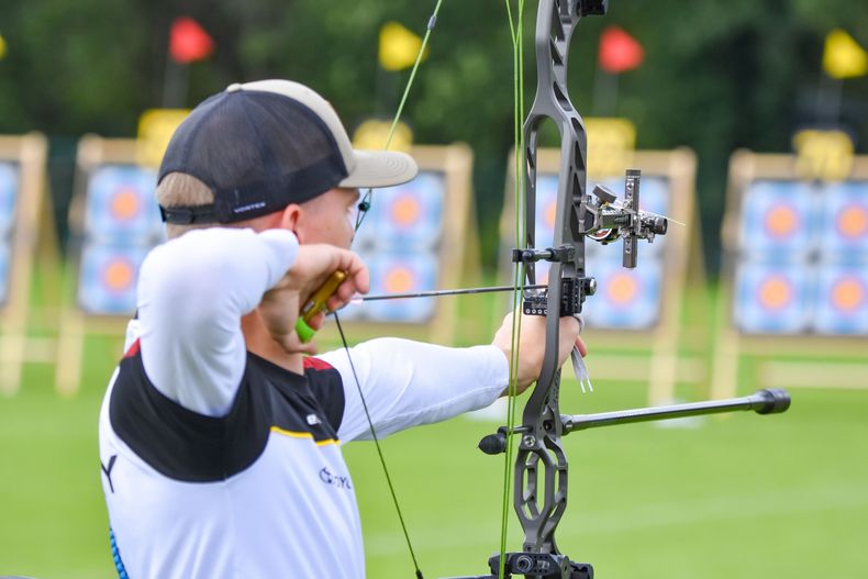 Foto: Eckhard Frerichs / Leon Hollas schoss im Teammatch mit dem ersten Pfeil eine Fünf, weil er die Spannung verlor.