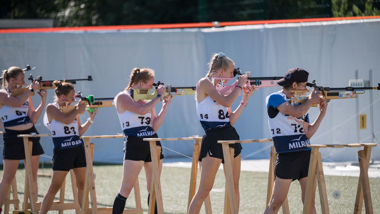 Foto: Britta Kußmaul / Mal wieder eine Klasse für sich! Kerstin Schmidt (ganz rechts) sicherte sich bei der DM Target Sprint alle drei möglichen Titel im Einzel, Single Mixed und Mixed Team.