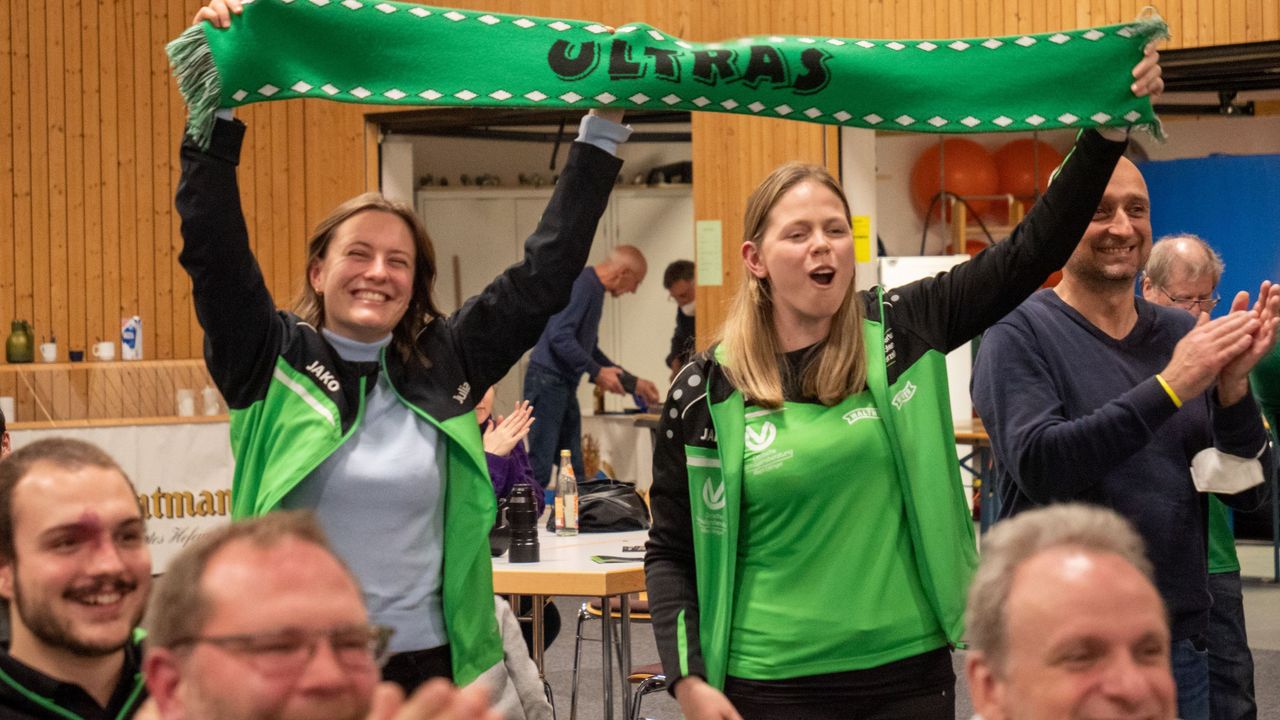 Foto: Michael Jupke / Die Fans des SV Hitzhofen-Oberzell hatten allen Grund zum Feiern.