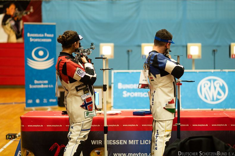 Foto: DSB / Könnte auch ein olympisches Finale sein, ist aber Bundesliga: Jeanette Duestad (Freiheit) und Istvan Peni (Elsen) standen in Tokio in einem bzw. mehreren Finals.