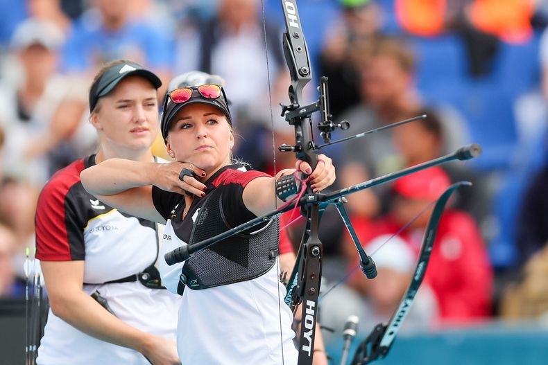 Foto: Gabor Krieg / Gemeinsam zu WM-Gold, bei der DM in Wiesbaden Gegnerinnen: Charline Schwarz (links) und Katharina Bauer.