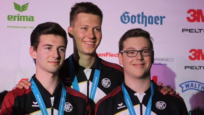 Foto: Michael Eisert / Bronze für das deutsche Luftpistolen-Team mit Robin Walter, Jonathan Mader, Jan Luca Karstedt. Foto: Michael Eisert / Bronze für das deutsche Luftpistolen-Team mit Robin Walter, Jonathan Mader, Jan Luca Karstedt.