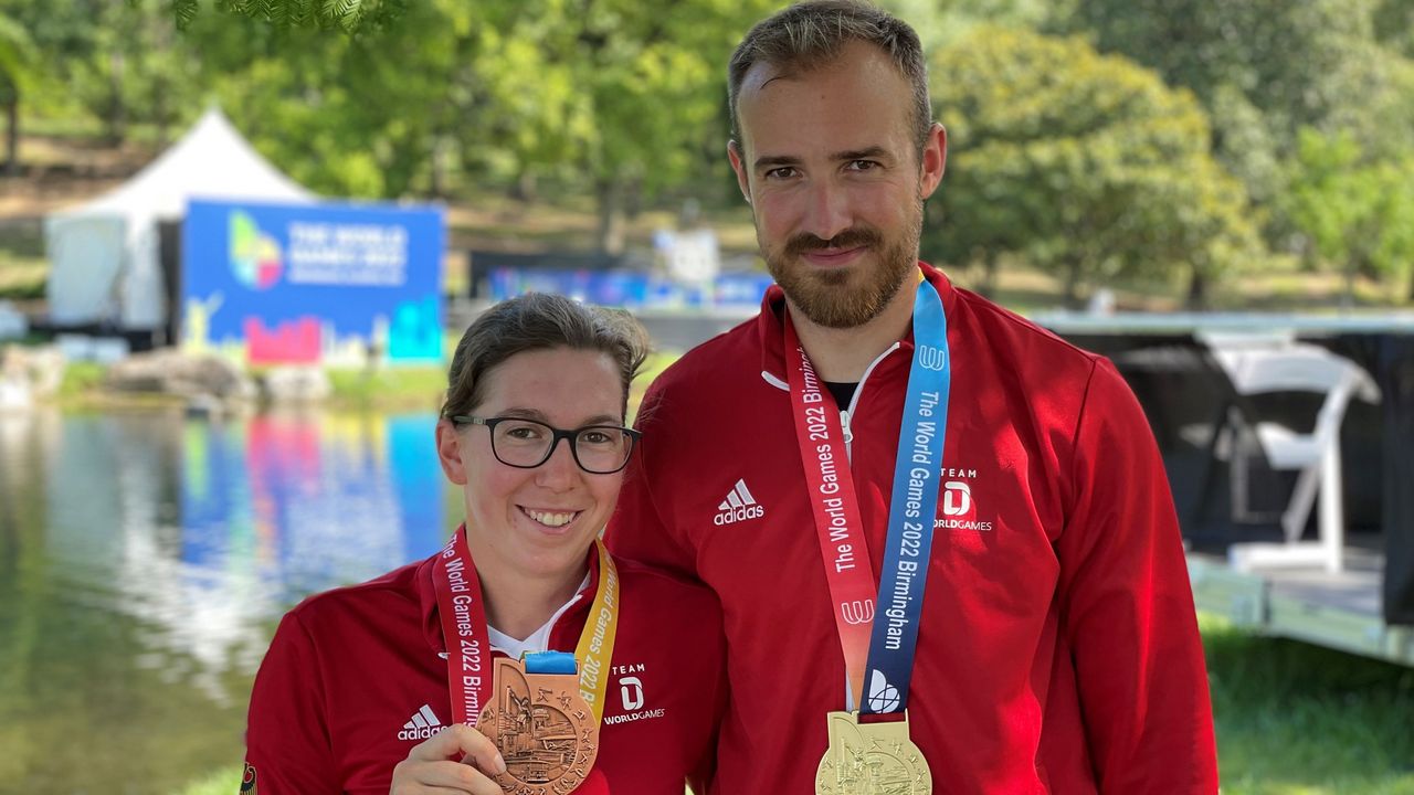 Foto: DSB / Überglücklich mit Bronze und Gold: Elisa Tartler und Florian Unruh.