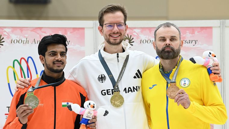 Foto: DGSV / Erik Hess gewinnt bei den Deaflympics in Tokio Gold im KK-Dreistellungskampf.