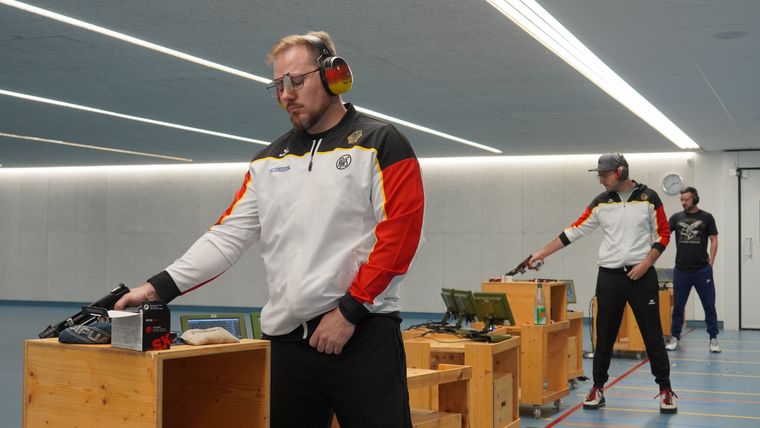 Foto: DSB / Volle Konzentration für die WM: Oliver Geis will bei der WM in Kairo ins Finale (wie sicherlich auch Emanuel Müller und Clement Bessaguet/FRA, die auch auf dem Bild sind).