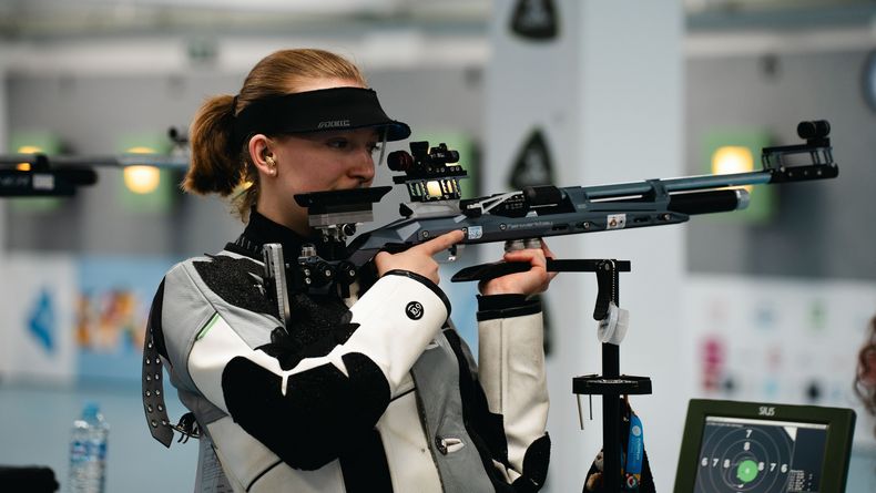 Foto: Team Deutschland / Theresa Schnell belegt zusammen mit Luis Eichenseer im Duet Wettkampf den 13. Platz. Foto: Team Deutschland / Theresa Schnell belegt zusammen mit Luis Eichenseer im Duet Wettkampf den 13. Platz.