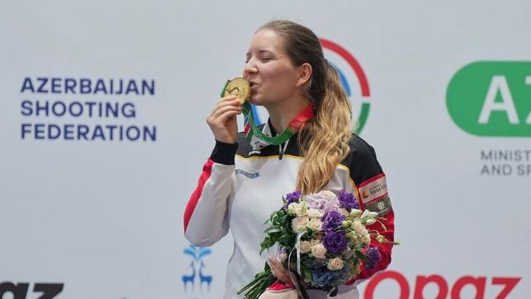 Foto: ISSF / Bei der letzten Weltmeisterschaft, 2023 in Baku, gewann Doreen Vennekamp mit der Sportpistole mit Einstellung des Final-Weltrekords die Goldmedaille.