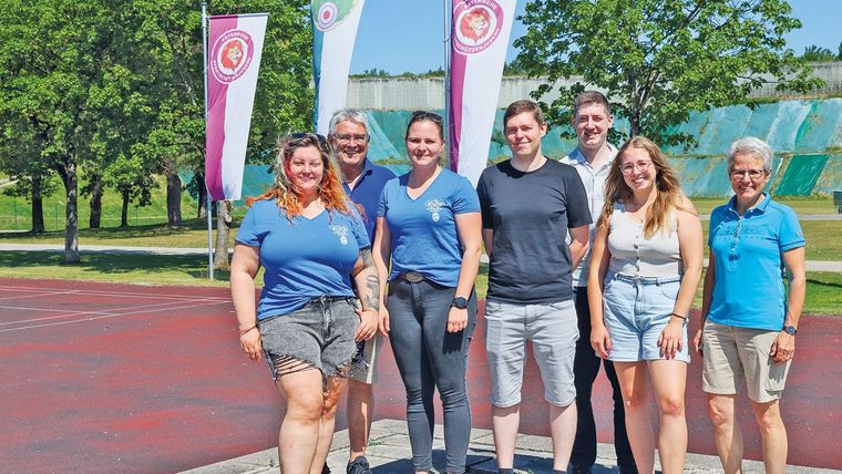 Foto: BSSB / Das BSSB-BSG-Olympia-Team vor der Abreise, v. l. Lorena Müller, Ralf Horneber (Golf), Ronja Reichlmayr, Tobias Hartl, Stefan Hess, Amanda Mikicz und Petra Horneber.