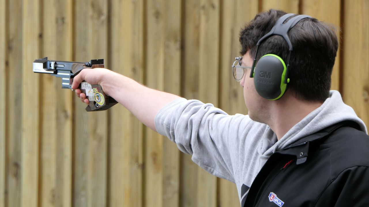 Foto: DSB / Schnellfeuerpistolen-Schütze Florian Peter gibt sein Weltcup-Debüt bei den Erwachsenen.