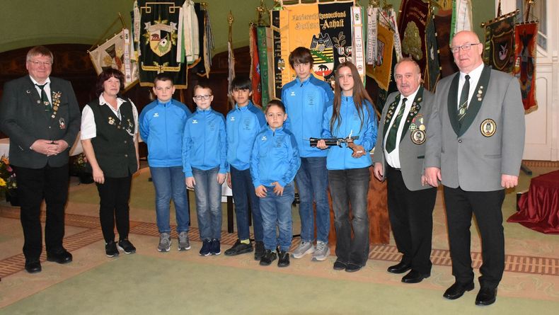 Foto: SVST / Die Jugend des SV Kroppenstedt erhielt im Rahmen der Nachwuchs-Kampagne Foto: SVST / Die Jugend des SV Kroppenstedt erhielt im Rahmen der Nachwuchs-Kampagne