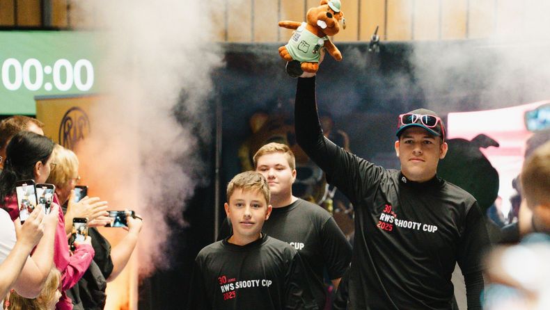 Foto: DSB / Der auditive Höhepunkt der DM: Beim Shooty Cup kocht die Stimmung in der Drucklufthalle über, Eltern, Verwandte und Freunde feuern die Kinder bei ihrem Wettkampf lautstark an.