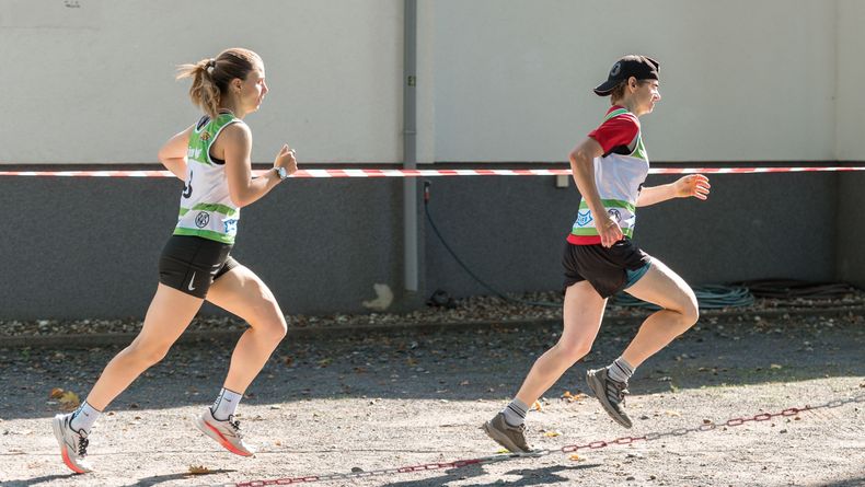 Foto: Britta Kußmaul / Jana Landwehr (links) will - wie auch Teamkollegin Kerstin Schmidt - bei der WM in Kairo um die Medaillen laufen und schießen. Foto: Britta Kußmaul / Jana Landwehr (links) will - wie auch Teamkollegin Kerstin Schmidt - bei der WM in Kairo um die Medaillen laufen und schießen.