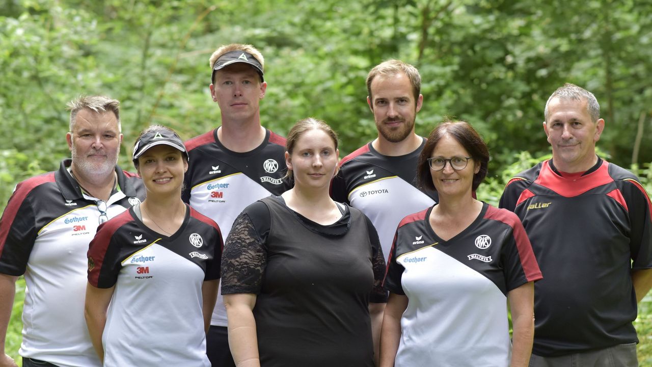 Foto: DSB / So sieht das DSB-Team voraussichtlich für die WM in Yankton aus, v.l.: Peter Lange, Julia Böhnke, Henning Lüpkemann, Elena Neumann, Florian Unruh, Martina Boscher und Udo Kereluk.