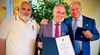 Foto: DSB / DSB-Präsident Hans-Heinrich von Schönfels erhielt von ISSF-Präsident Luciano Rossi (rechts) die ISSF-Präsidentenmedaille in Gold, ISSF-Generalsekretär Alessandro Nicotra di San Giacomo (links) freut sich mit.