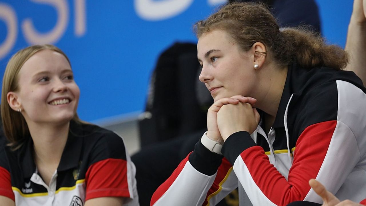 Foto: Korean Shooting Federation / Nele Stark (links) und Hannah Wehren zeigten einen starken Wettkampf mit dem Luftgewehr, inklusive Bestleistung bei einem internationalen Event.