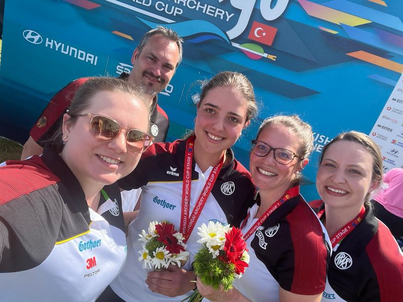 Foto: World Archery / Holger Hertkorn mit seinen Foto: World Archery / Holger Hertkorn mit seinen
