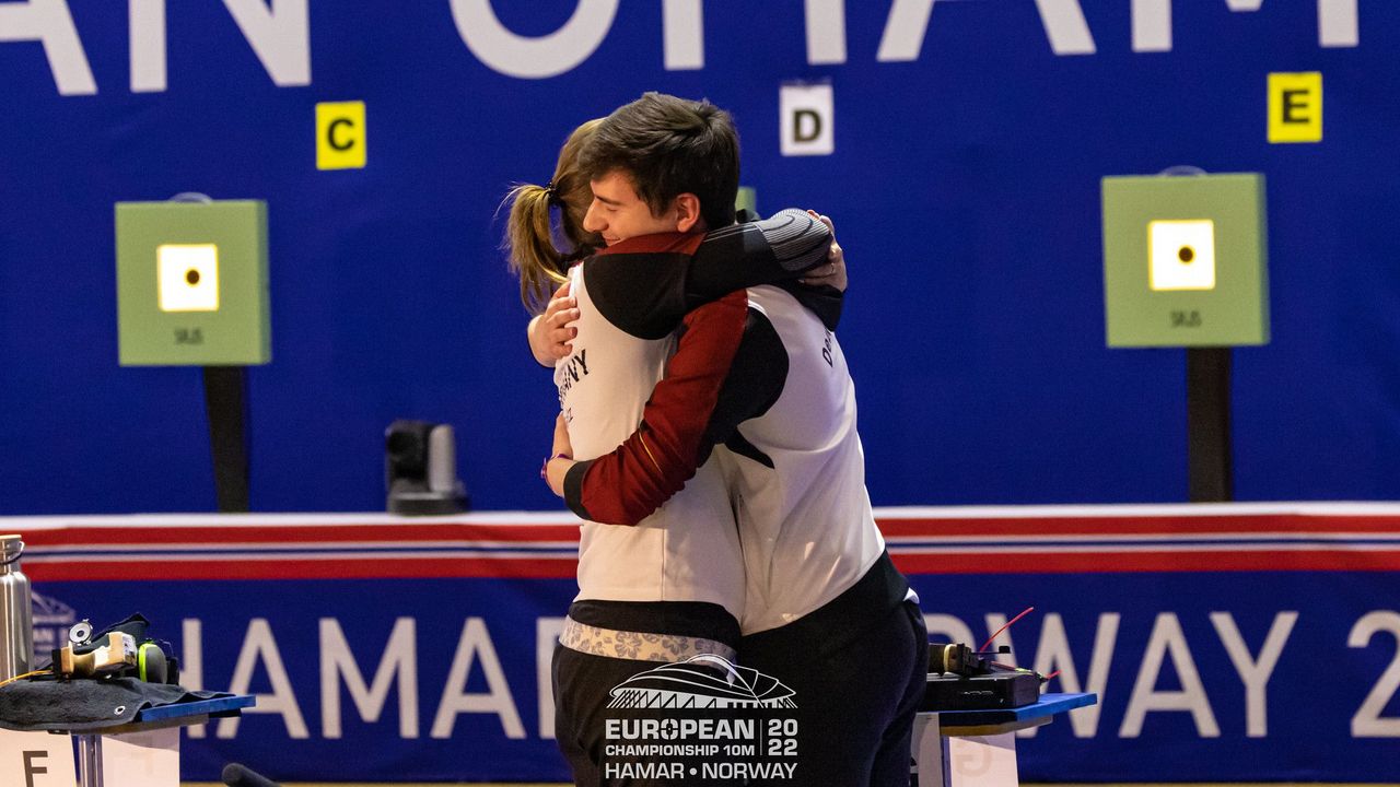 Foto: Steven Lopez / IG:Pewnor / Nach dem letzten Schuss gab es kein Halten mehr: Sandra Reitz & und Robin Walter.