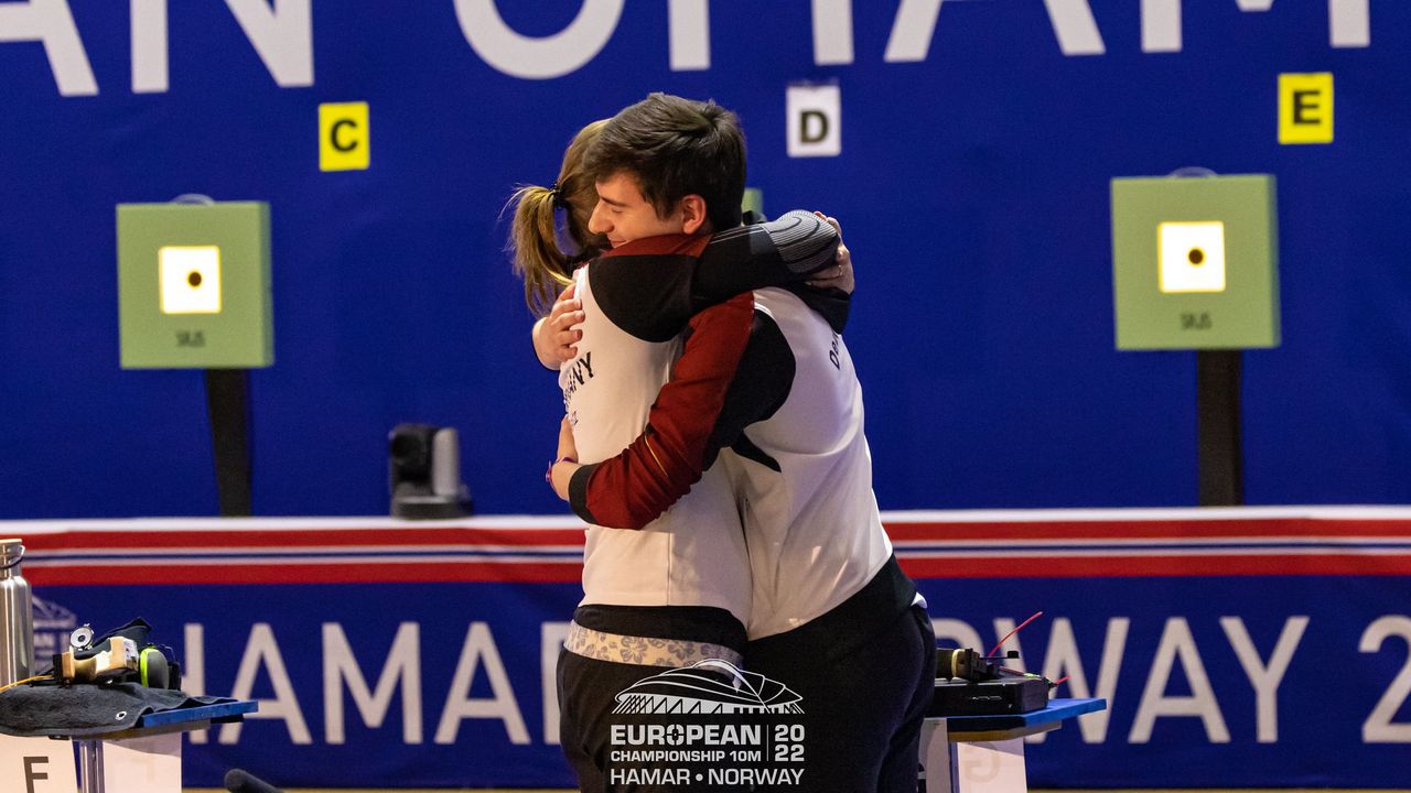 Foto: ESC / Im vergangenen Jahr gewannen Sandra Reitz und Robin Walter den Titel im Luftpistolen-Mixed, am Wochenende kämpfen beide um ihr Ticket für die Druckluft-EM 2023.