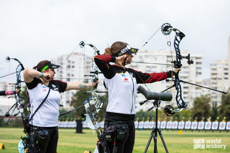 Foto: World Archery / Julia Böhnke (vorne) und Jennifer Walter geben ihr EM-Debüt.