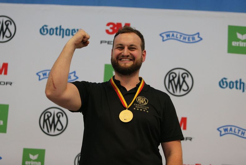 Foto: Florian Wüst / Daniel Brodmeier erreichte mit minimalem Aufwand das Maximum. Foto: Florian Wüst / Daniel Brodmeier erreichte mit minimalem Aufwand das Maximum.