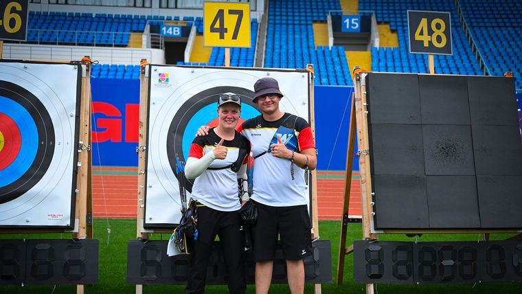 Foto: World Archery / Schießen am Sonntag um Bronze im Mixed: Michelle Kroppen und Leon Zemella.