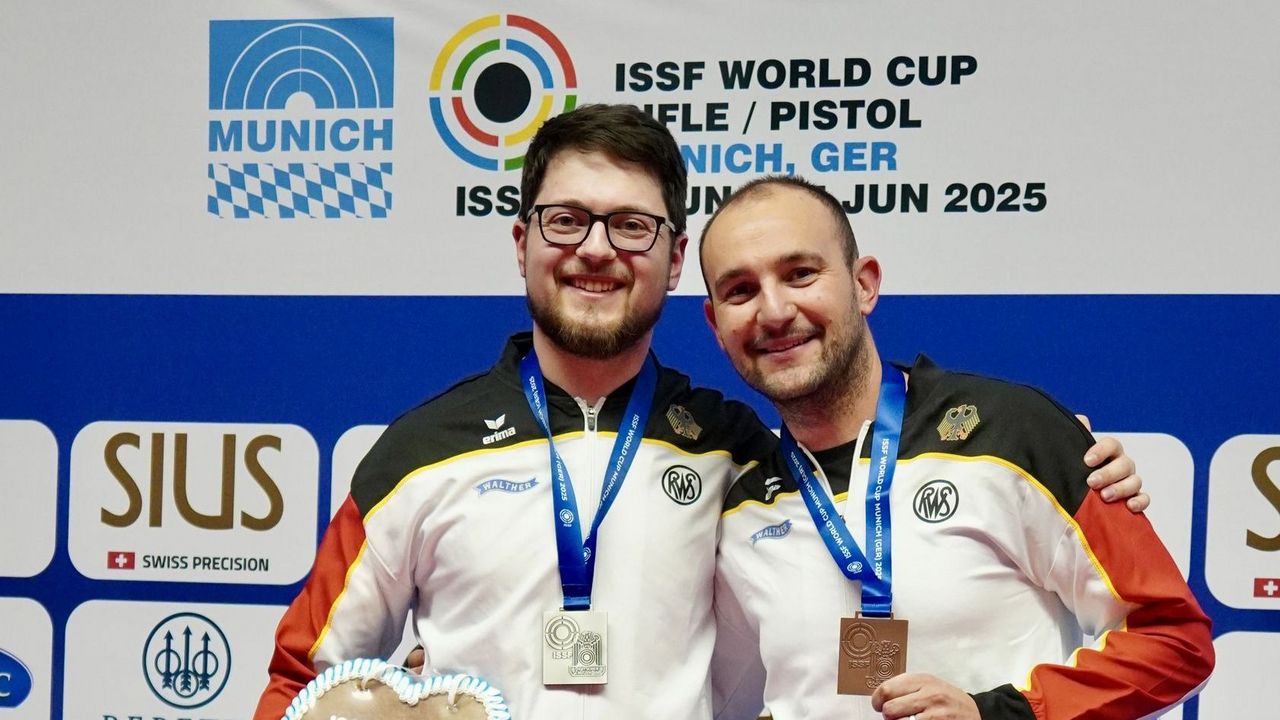 Foto: DSB / Glückliches Duo! Florian Peter (links) gewann Silber, Emanuel Müller Bronze mit der Schnellfeuerpistole.