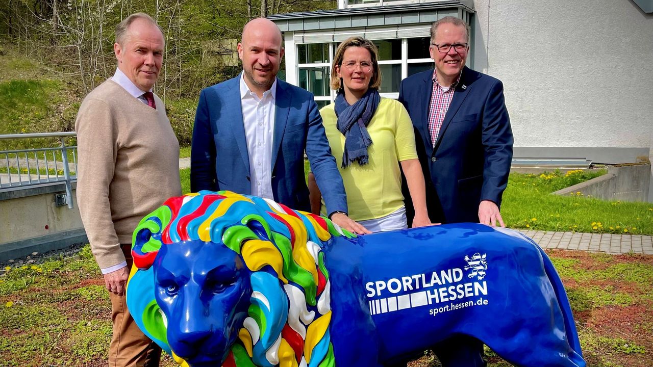 Foto: DSB / v.l.: DSB-Präsident Hans-Heinrich von Schönfels, MdB Ingmar Jung, Bundesstützpunktleiterin Nicole Fetting und Bundesgeschäftsführer Jörg Brokamp