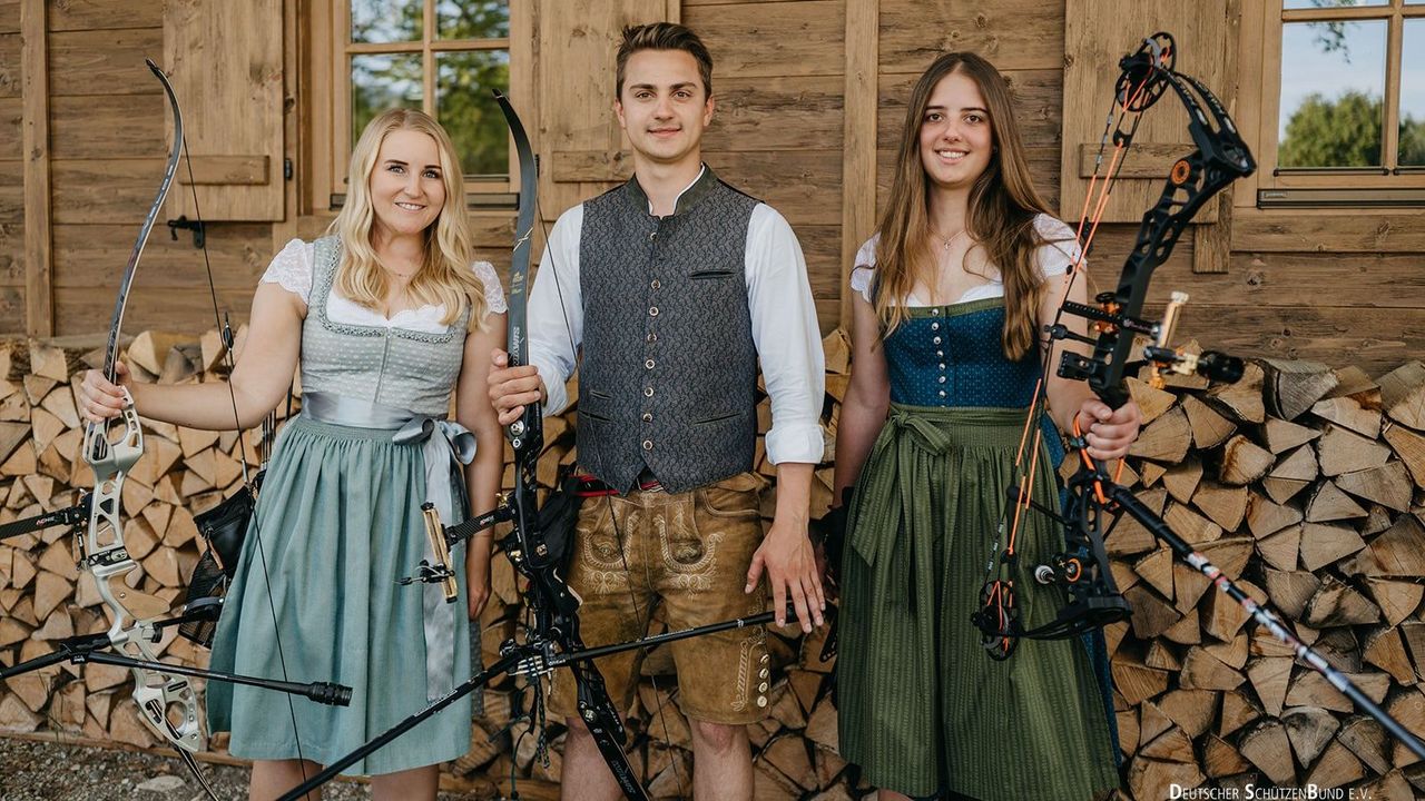 Foto: Lisa Haensch / In Bayern zu Haus, bei der "EM dahoam" dabei: Katharina Bauer, Moritz Wieser und Franziska Göppel wissen nun, wer die Gegner bei der EM sind.