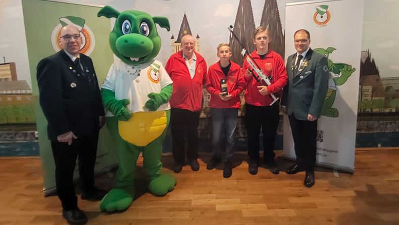 Foto: RSB / Der Mettmanner Schieß- und Schützenverein e.V. war glücklicher Gewinner des LG 500 von Carl Walther sowie des Munitionspakets von RWS. Foto: RSB / Der Mettmanner Schieß- und Schützenverein e.V. war glücklicher Gewinner des LG 500 von Carl Walther sowie des Munitionspakets von RWS.