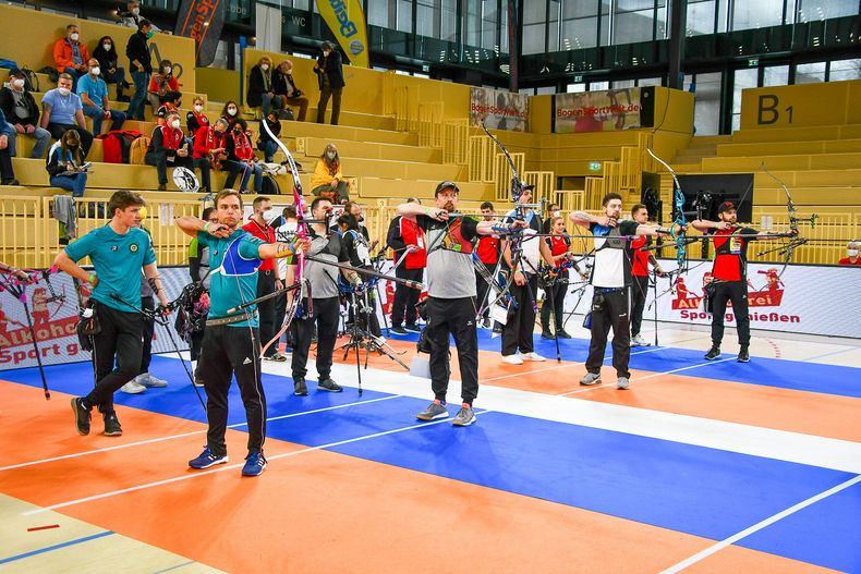 Foto: Eckhard Frerichs / Hochklassigen Bogensport präsentierten die sieben Finalteams den Zuschauern in Wiesbaden und am Bildschirm via Sportdeutschland.TV