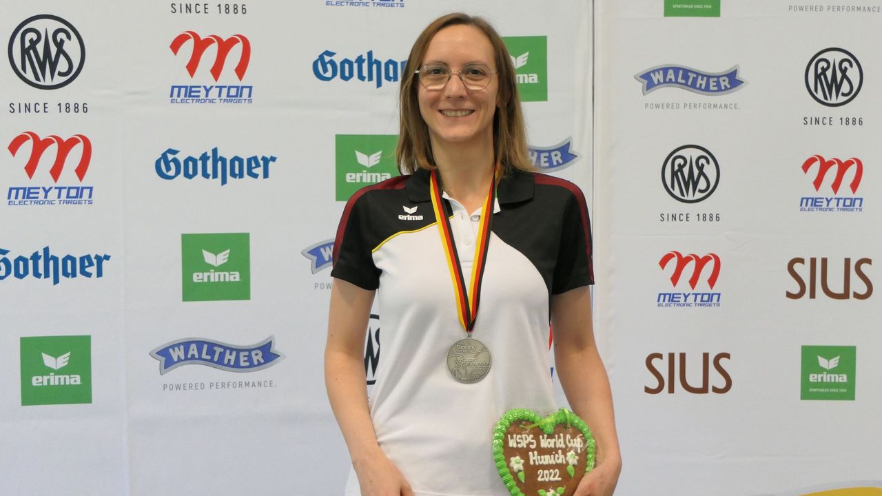 Foto: DSB / Glücklich über den perfekten Start in den "Heim-Weltcup" mit dem Gewinn der Silbermedaille: Natascha Hiltrop.