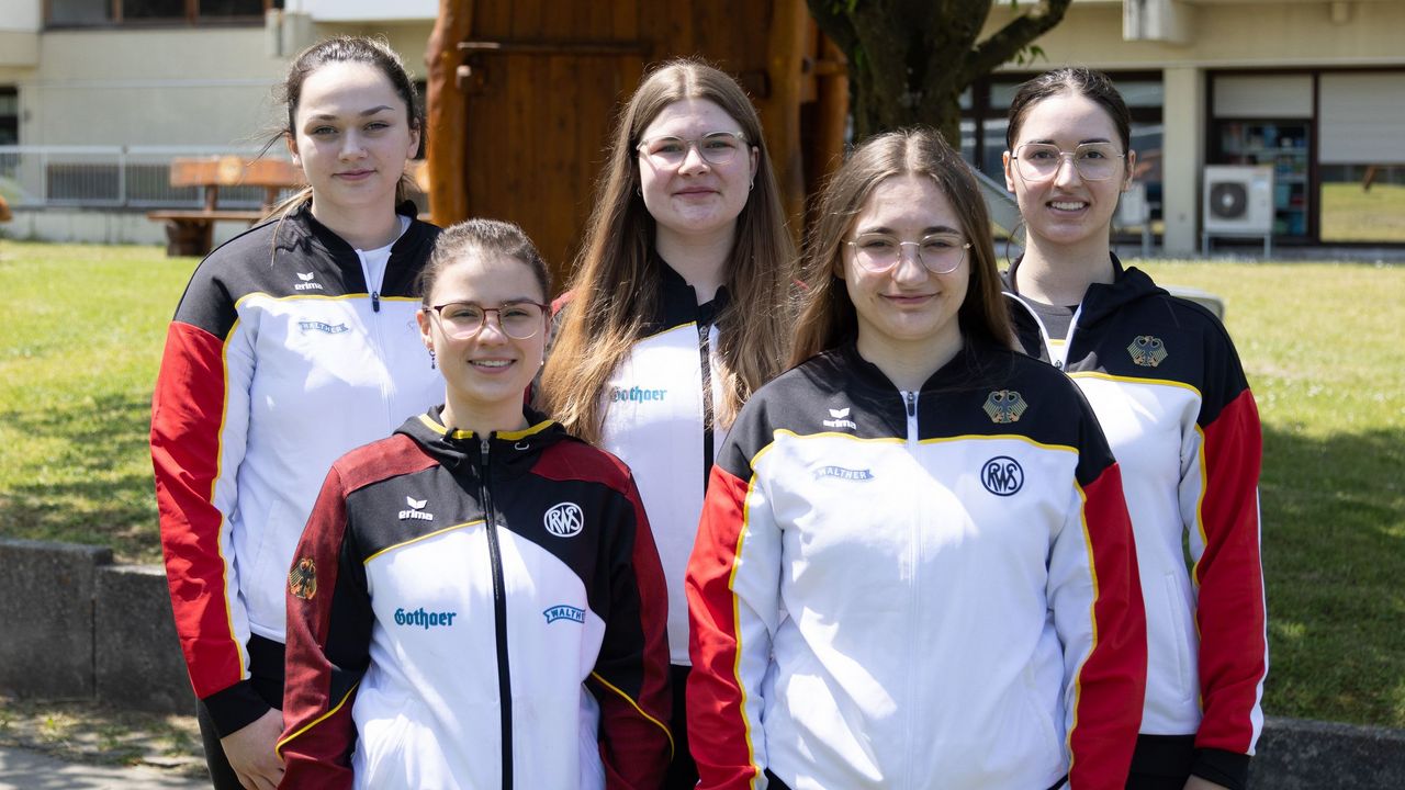 Foto: Heiko Dörr / Dieses Pistolen-Quintett vertritt Deutschland beim Weltcup in Suhl (V.l.): Johanna Blenck, Celina Becker, Franziska Thürmer, Lydia Vetter, Max Vogt.