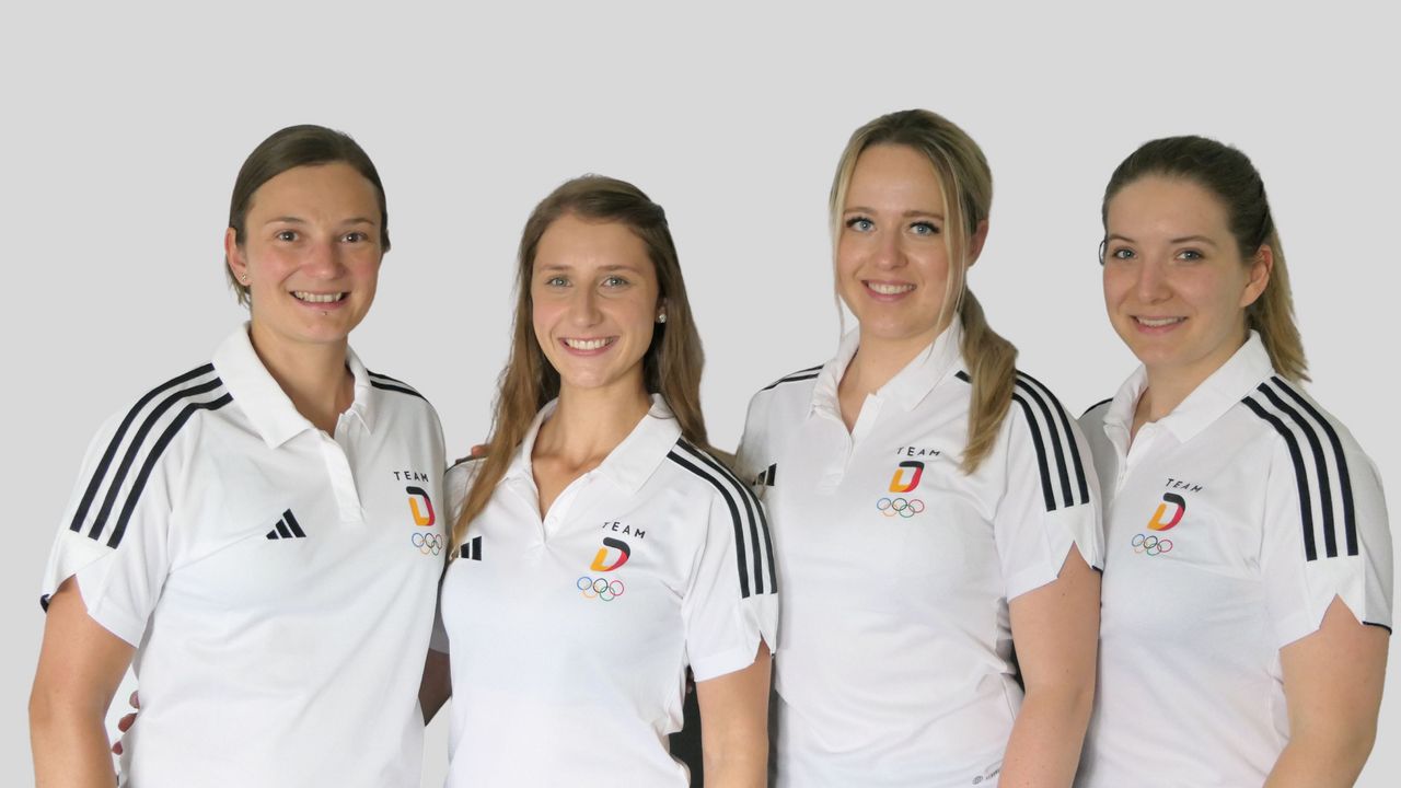Foto: DSB / Das Pistolen-Quartett Sandra Reitz, Michelle Skeries, Josefin Eder und Doreen Vennekamp freut sich in TeamD-Kleidung auf die European Games.