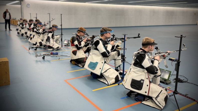 Foto: DSB / 15 Gewehr-Juniorinnen und zehn -Junioren waren für die WM-&EM-Qualifikation im Bundesstützpunkt in Wiesbaden zu Gast. Foto: DSB / 15 Gewehr-Juniorinnen und zehn -Junioren waren für die WM-&EM-Qualifikation im Bundesstützpunkt in Wiesbaden zu Gast.