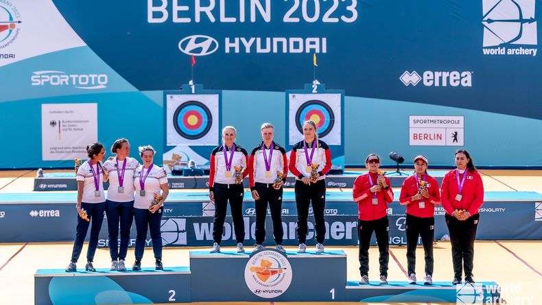 Foto: WA / ...und das Team der Bogen-Frauen. Foto: WA / ...und das Team der Bogen-Frauen.