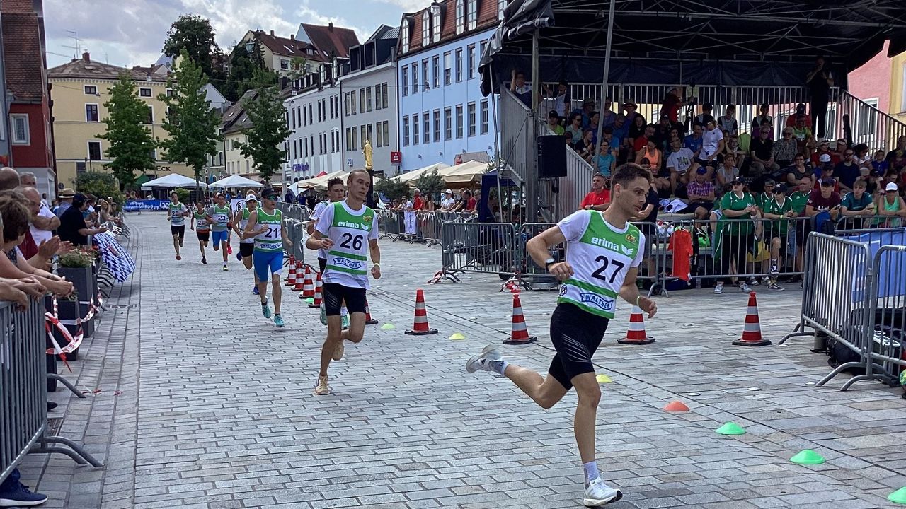 Foto: DSB / Viele Zuschauer feuerten die Sportler bei der Target Sprint-DM in Dingolfing an.