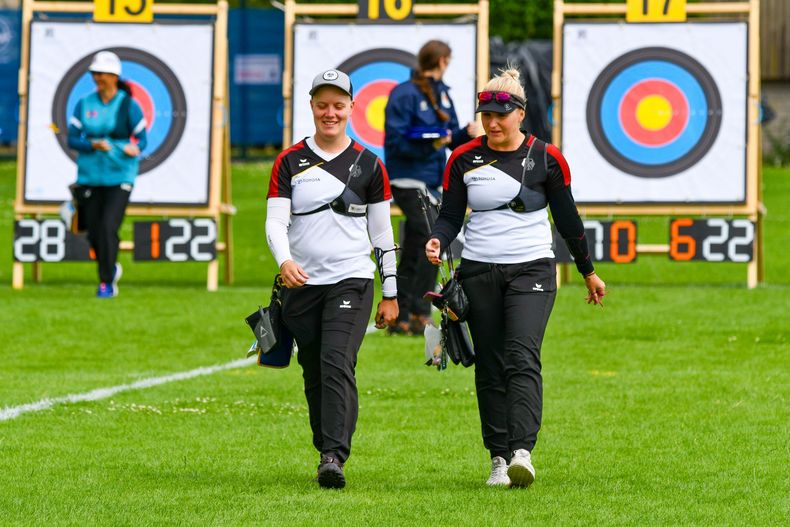 Foto: Eckhard Frerichs / Bei EM und WM mega-erfolgreich Seite an Seite, in Wiesbaden Gegnerinnen: Michelle Kroppen (BSG Ebersberg) und Katharina Bauer (FSG Tacherting).