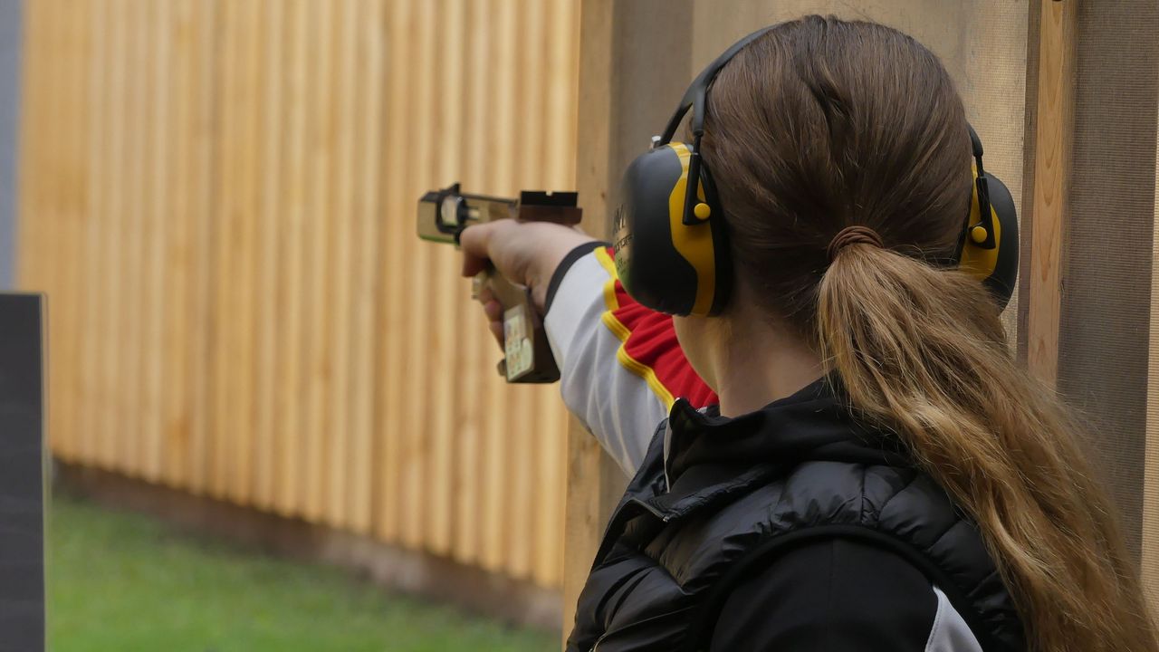 Foto: Michael Eisert / Franziska Thürmer war als 20. beste deutsche Schützin mit der Sportpistole.