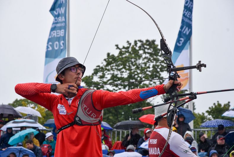 Foto: Eckhard Frerichs / Der Olympiasieger ist nun auch Weltmeister: Mete Gazoz (Türkei).