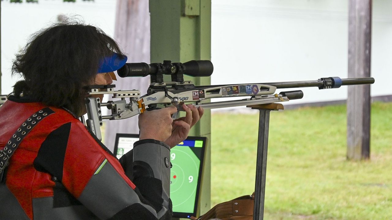 Foto: Eckhard Frerichs / Mal wieder ganz oben: Judith Billharz holte sich mit dem KK-Gewehr über 100 Meter den Titel in Hannover.